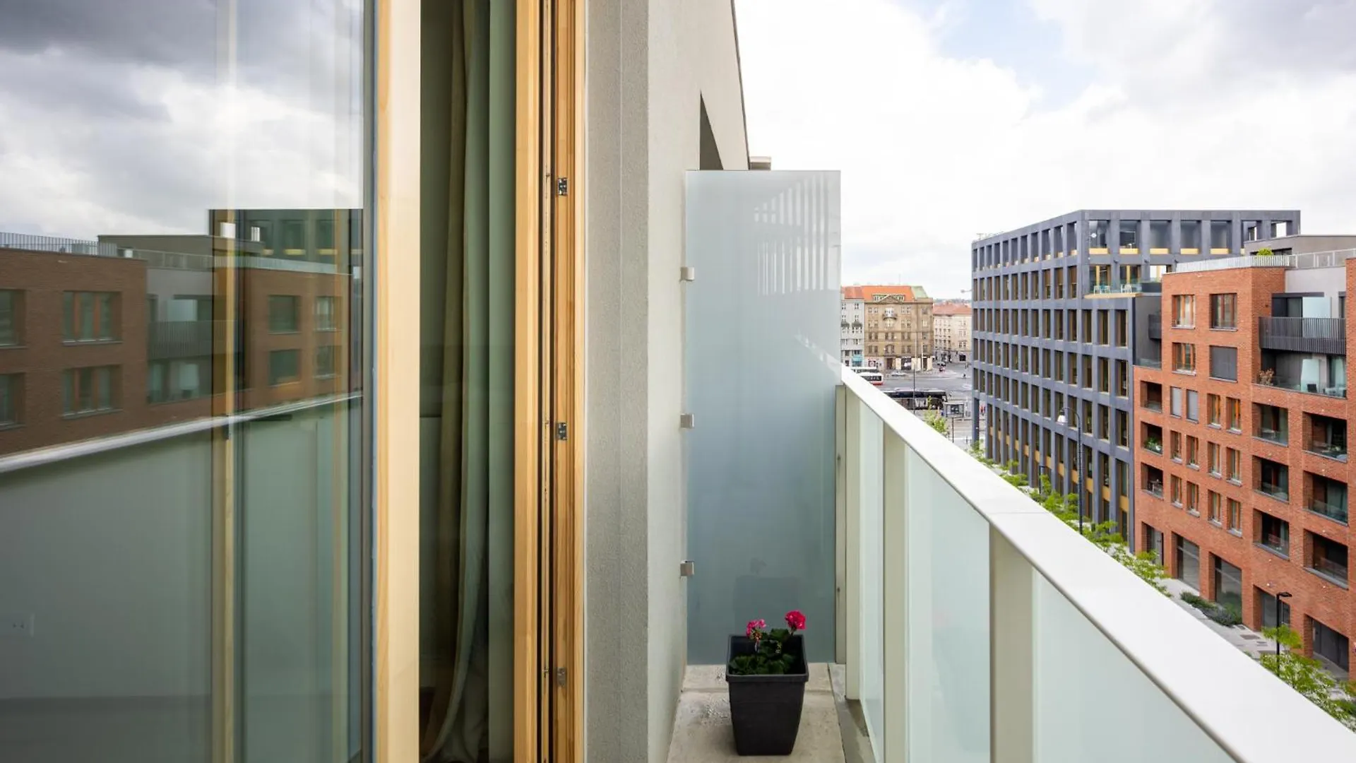 Stylish Flat By The Metro Apartment Prague