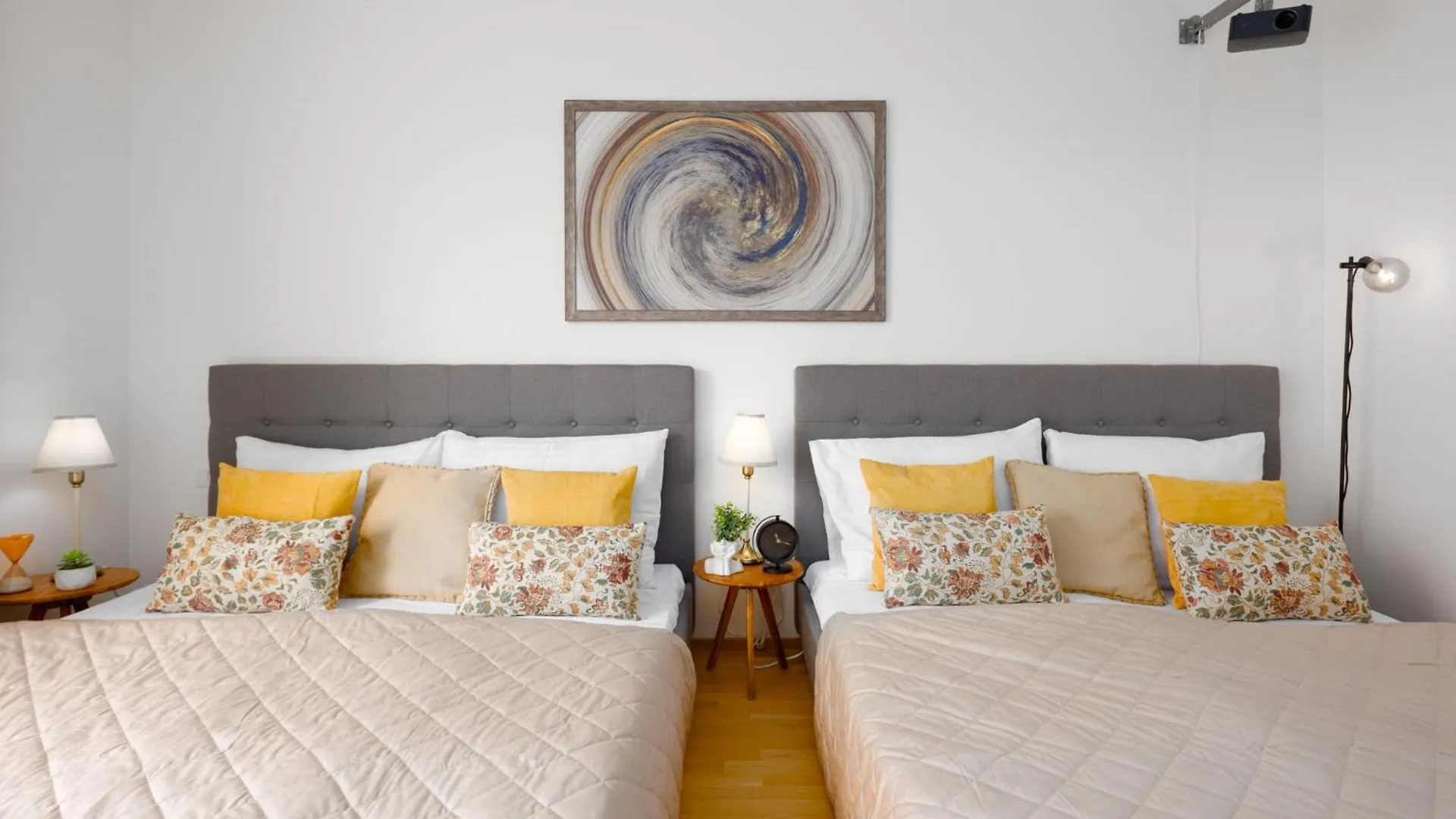 Stylish Flat By The Metro Apartment Prague