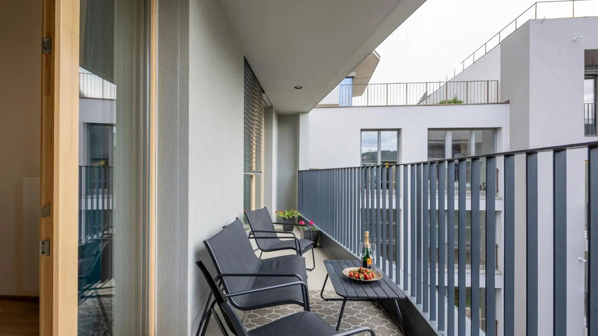 Stylish Flat By The Metro Lägenhet Prag Tjeckien